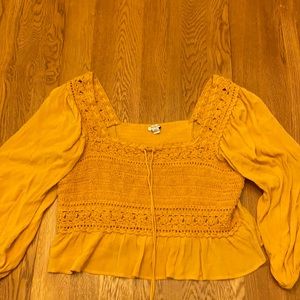 American Eagle flowy blouse with puff sleeves. Barely worn